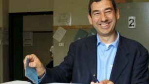 Francesco Sartini al voto per il ballottaggio