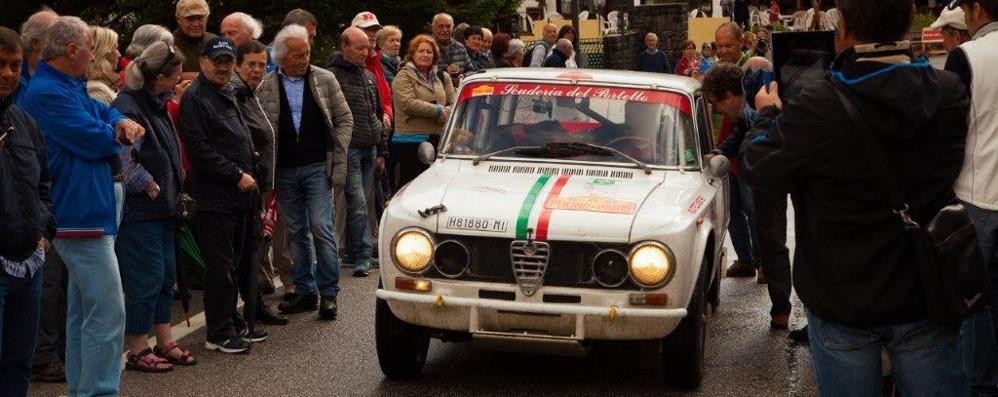 Rally Pechino-Parigi 2016: la Giulia Alfa Romeo del Portello al passaggio da San Martino di Castrozza - foto Portello