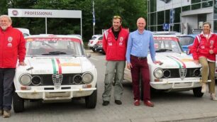 Pechio-Parigi 2016: alla filiale dell'Alfa Romeo in Polonia i due equipaggi della scuderia del Portello - foto Portello