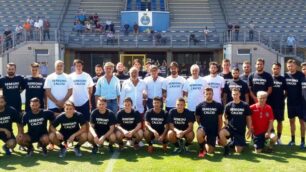Calcio, foto di gruppo per il Seregno prima dell'inizio dell'allenamento - foto Colzani