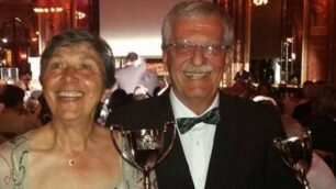 Rally Pechino-Parigi 2016: Roberto Chiodi e la moglie Maria Rita Degli Esposti, in abiti di gala, dopo aver partecipato alla terza edizione del rally Pechino Parigi - foto Portello