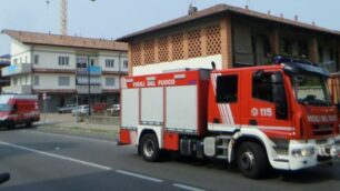 Giussano, vigili del fuoco in via Milano - foto Edoardo Terraneo