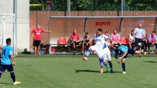 Calcio, una giocata del brasiliano Jeda del Seregno - foto Colzani