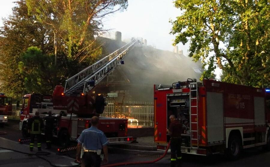 Due incendi a Lissone e Verano, fiamme in una villetta e una mansarda
