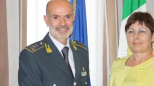 Il generale di divisione Carlo Ricozzi e il prefetto di Monza, Giovanna Vilasi