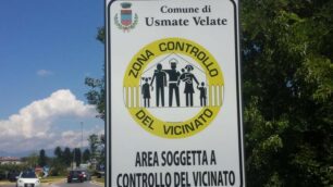 Uno dei cartelli del controllo di vicinato posizionati a Usmate