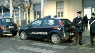 I carabinieri di Lissone durante un controllo in stazione