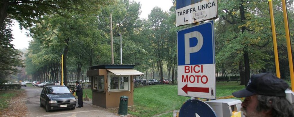 Il parcheggio al parco di Monza (prima dell’aumento)