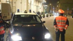 Carabinieri alla  stazione di Monza