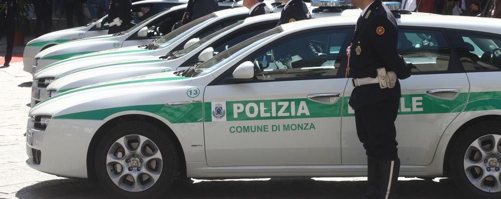 I passanti hanno chiesto l’intervento della polizia locale