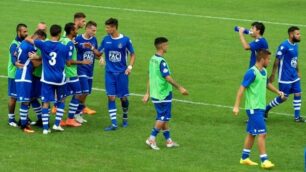 Calcio, l'esultanza del Seregno dopo il primo gol di Ianos Szekely - foto Paolo Colzani