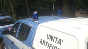 L’unita artificieri della polizia di stato nel parco di Monza