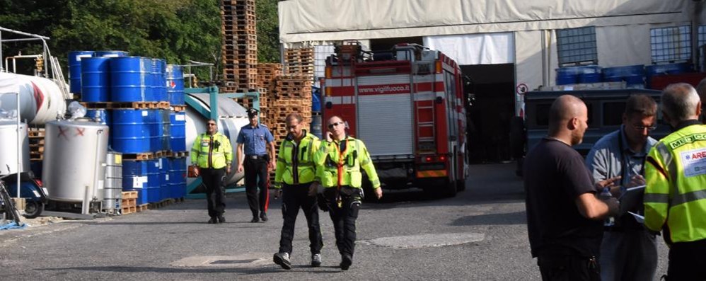 Le operazioni di soccorso alla Colorpack di Solaro