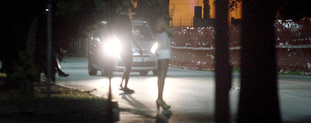 Giro di vite dei carabinieri contro la prostituzione tra Agrate e Carugate