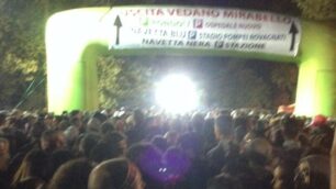 Il deflusso degli spettatori alla fine del concerto di sabato
