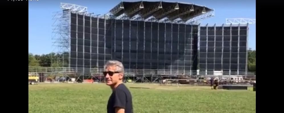 Monza, Ligabue in visita al parco dove si sta allestendo il palco del Liga Rock Park