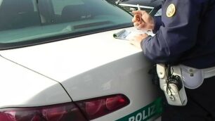 Un agente della polizia locale