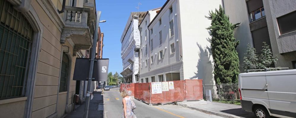 Monza, il cantiere in via Volta