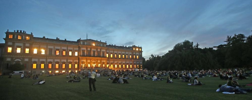 Monza, un’immagine suggestiva della Villa reale e dei Giardini
