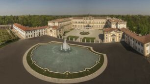 Una panoramica aerea della Villa reale