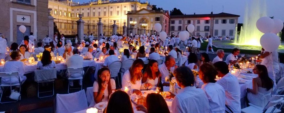 Monza, la cena in bianco in Villa Reale