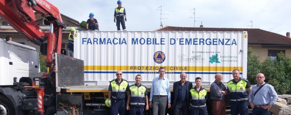 Cesano Maderno, la farmacia mobile d’emergenza della Protezione civile - foto Cristina Marzorati