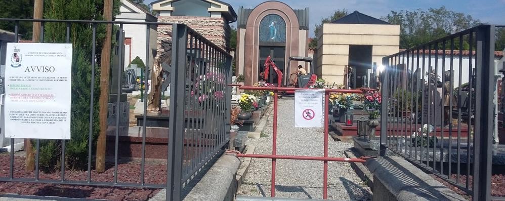 Lavori in corso e accesso vietato al cimitero di Verano Brianza - foto Botto Rossa
