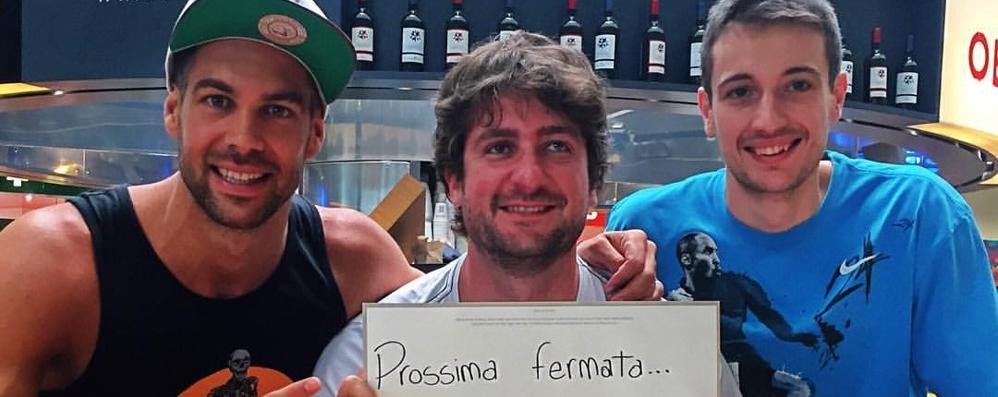 “Prossima fermata...Zambia”: Bruno Cerella, Michele Carrea, Matteo Mecca all’inizio di un nuovo progetto Slums dunk - foto facebook