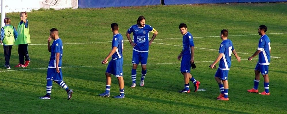 Calcio, il Seregno a fine gara a Busto Arsizio - foto Colzani