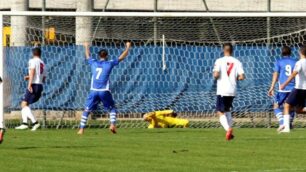 Seregno - Il gol di Lillo, fuori quadro, che al 24' ha fissato il momentaneo 1-1