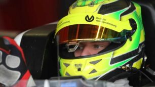 Mick Schumacher all’autodromo per l’ultima gara del campionato italiano F4 Abarth