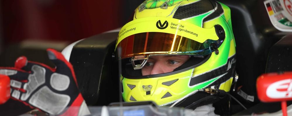 Mick Schumacher all’autodromo per l’ultima gara del campionato italiano F4 Abarth