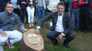 Monza, la cerimonia al Golf Club nel parco: Francesco Molinari, vincitore Open d'Italia, con Armando Borghi, presidente Golf Club Milano - foto Masperi