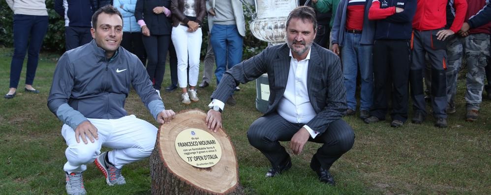 Monza, la cerimonia al Golf Club nel parco: Francesco Molinari, vincitore Open d'Italia, con Armando Borghi, presidente Golf Club Milano - foto Masperi