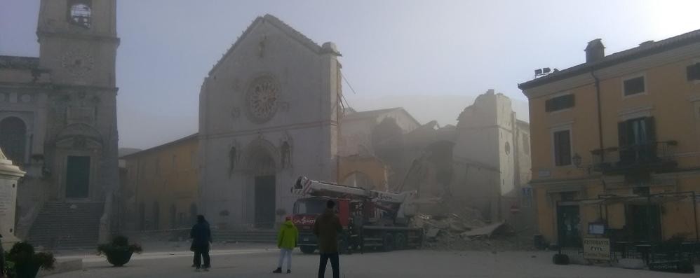 Terremoto, la cattedrale di Norcia crollata la mattina di domenica 30 ottobre