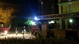 Giussano, vigili del fuoco in via Manzoni a Paina - foto Terraneo