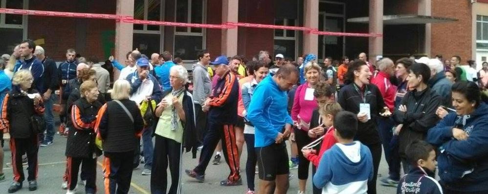 StraVimercate prima della partenza dall’oratorio di via Valcamonica - foto dalla pagina facebook della manifestazione