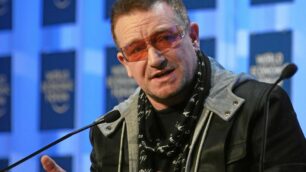 Bono degli U2 è la donna dell’anno della rivista  Glamour