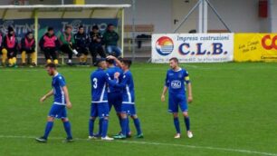 Calcio, l'esultanza del Seregno dopo il gol di Andrea Moretto - foto Colzani