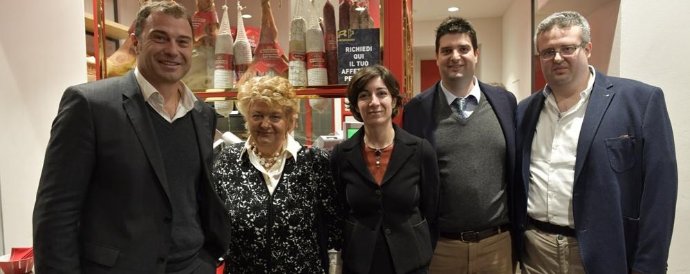 L’inaugurazione del primo Rovagnati Bistrò Italiano: Antonio Rossi, Claudia Limonta, Cristina Tajani, Lorenzo e Ferruccio Rovagnati