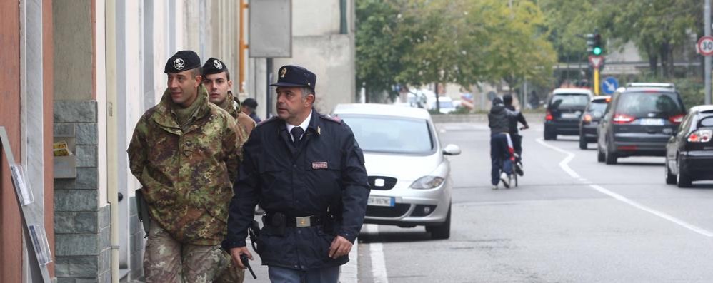 Monza Pattuglie congiunte esercito forze dell ordine - foto di repertorio