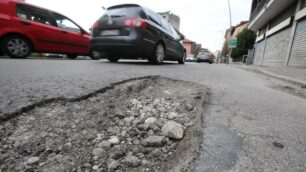 Le buche nelle strade di Monza