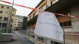 Monza Succursale via Magenta Liceo Artistico Valentini Ingresso chiuso per caduta intonaco a inizio novembre