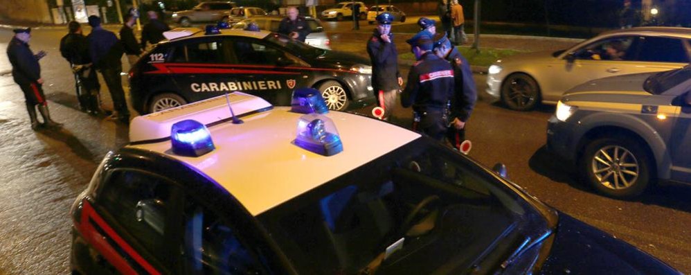 Un carabiniere è rimasto lievemente ferito