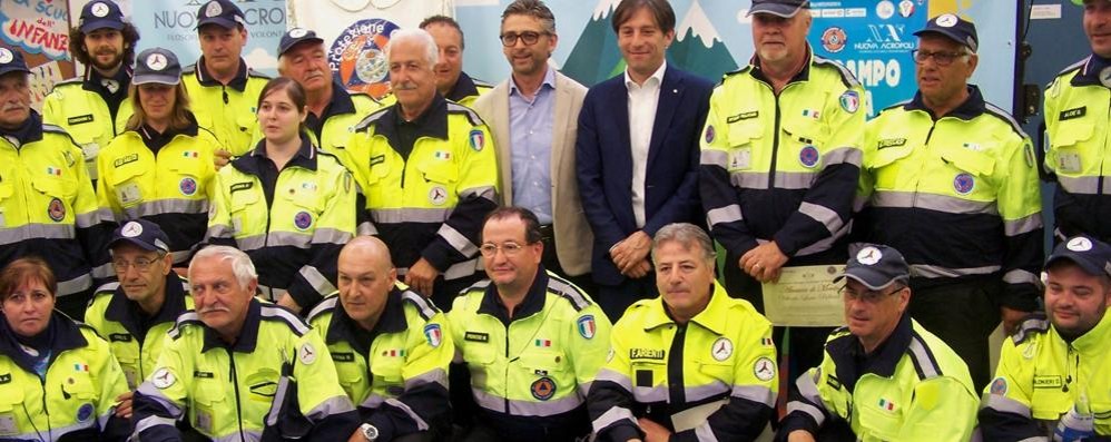 Foto di gruppo per i volontari della Protezione civile di Seregno