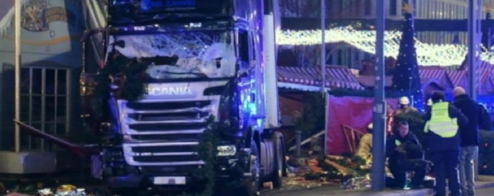 Un fotogramma dell’attentato di Berlino dalla diretta di Sky Tg24