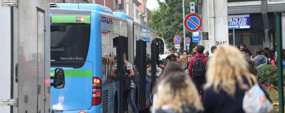 Un autobus di linea a Monza