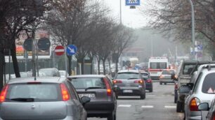 Monza Traffico lungo via Ramazzotti