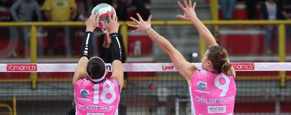 Volley, Saugella Team Monza a muro