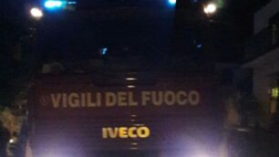 Un mezzo dei vigili del fuoco a Varedo